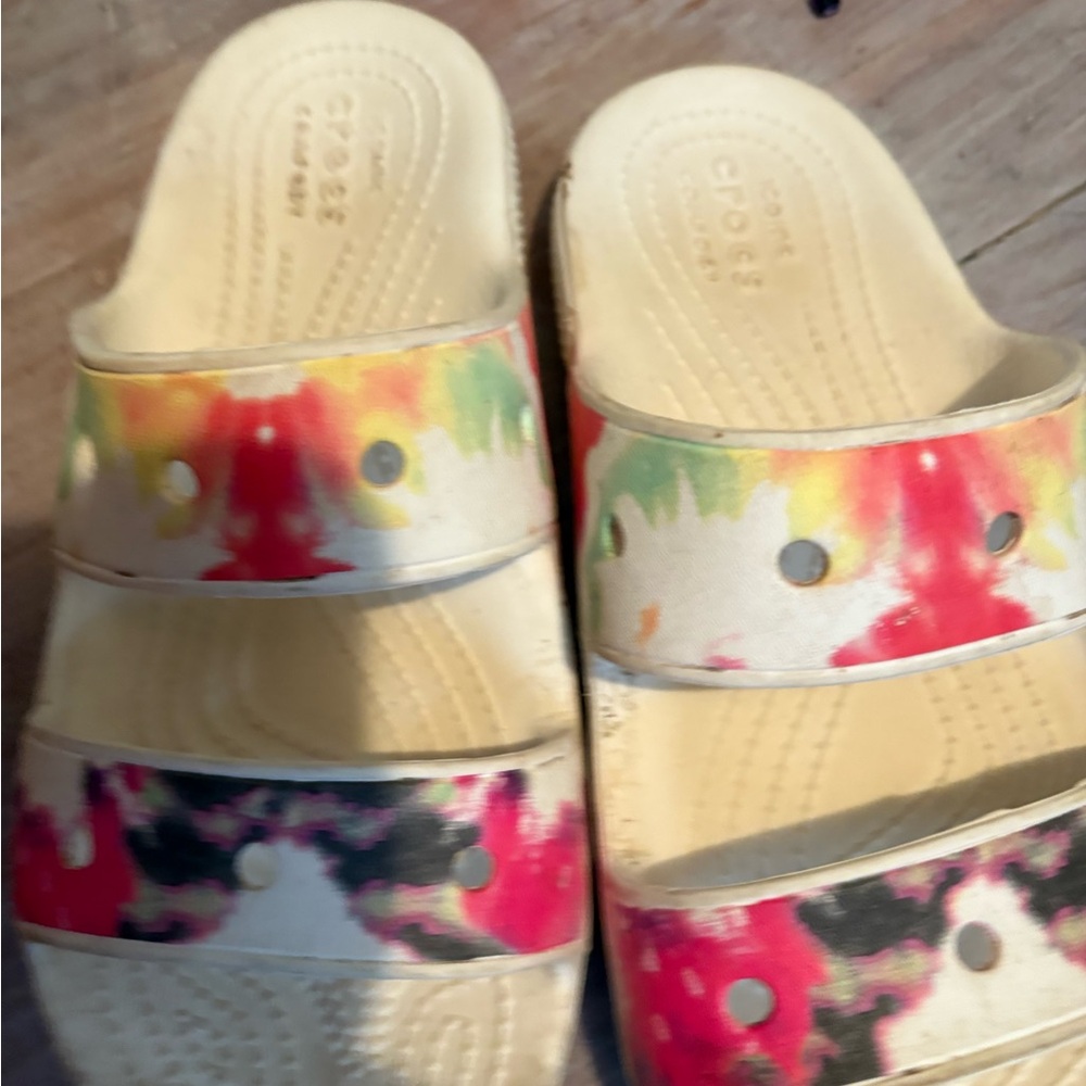 CROCS Women's Multicolor Tie-Dye Slide Sandals
